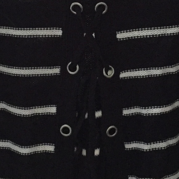 Open back knitwear - Picture 3 of 3